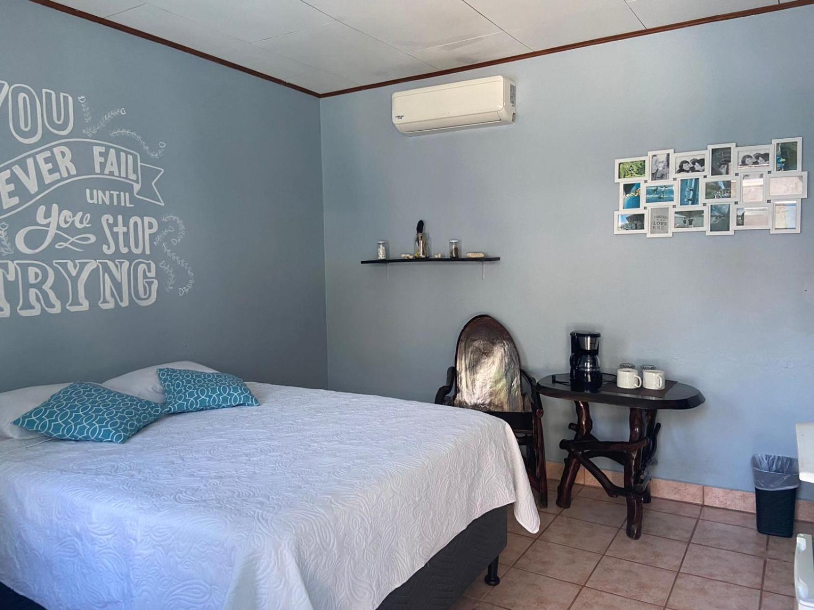 Hotel Perico Azul & Surf Camp Jacó Eksteriør bilde